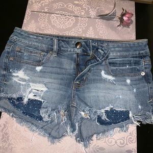 Cute jean shorts with decorated pockets!!